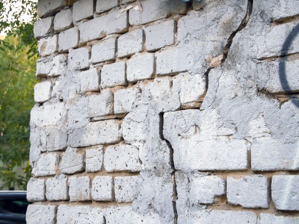 Cracked Brick Wall Repair in Ankeny